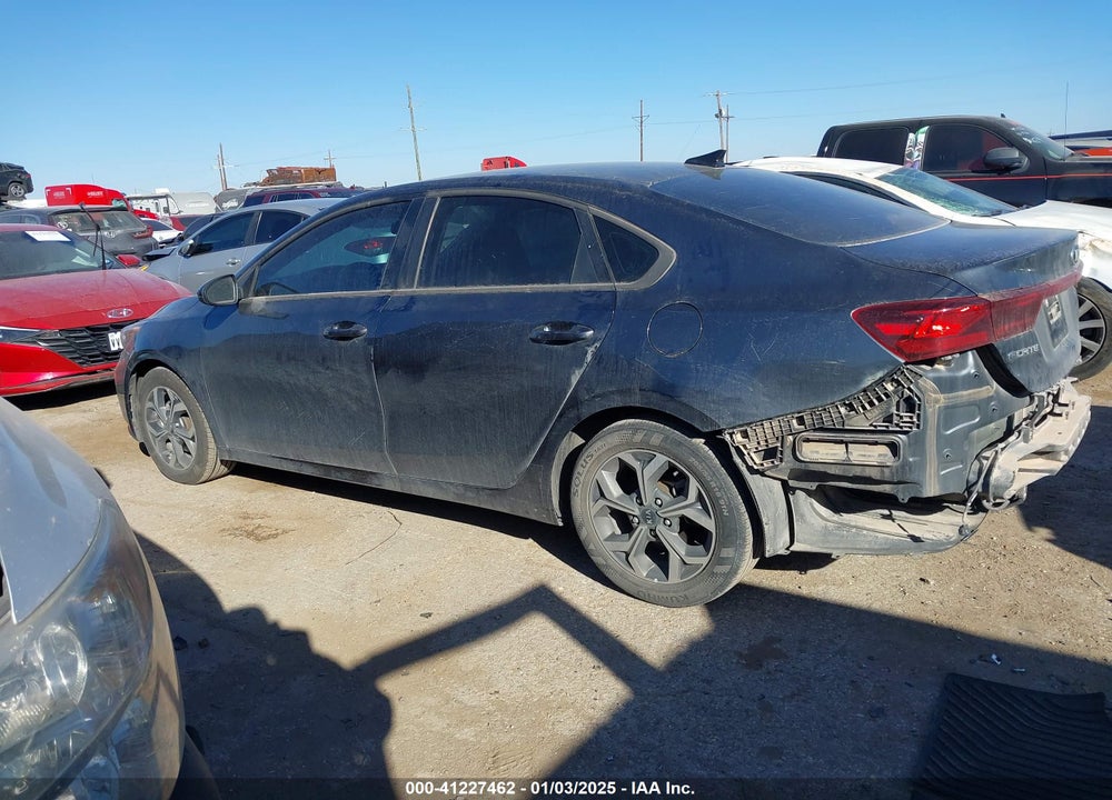 2021 KIA FORTE VIN: 3KPF24AD8ME275402
