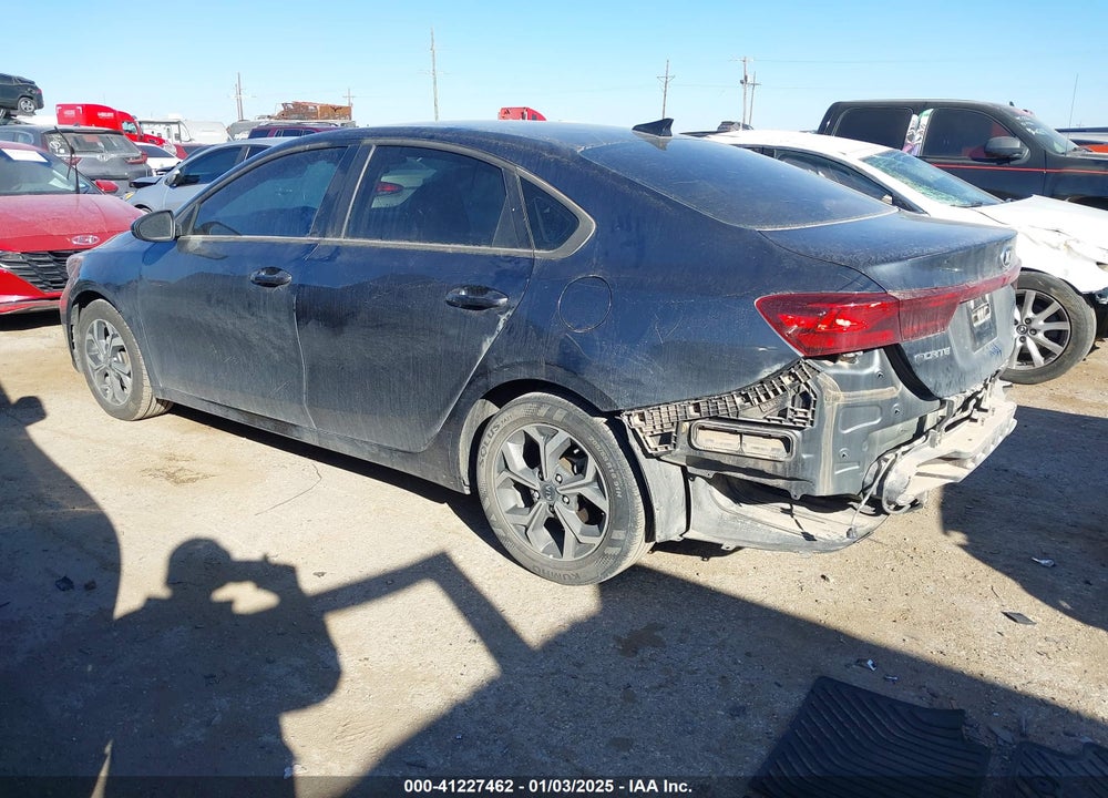 2021 KIA FORTE VIN: 3KPF24AD8ME275402