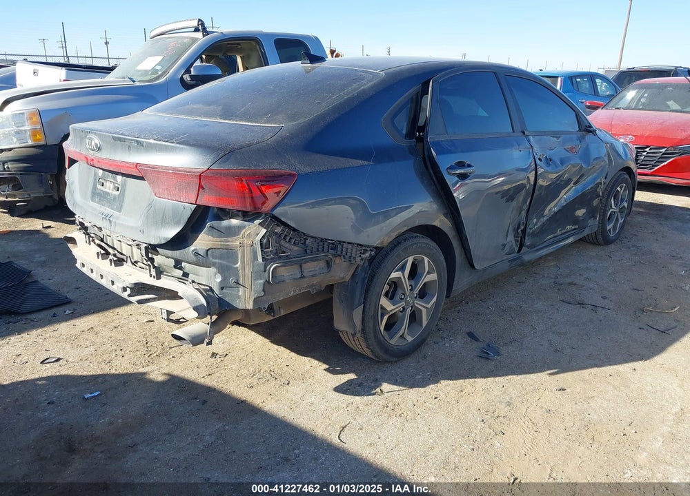 2021 KIA FORTE VIN: 3KPF24AD8ME275402