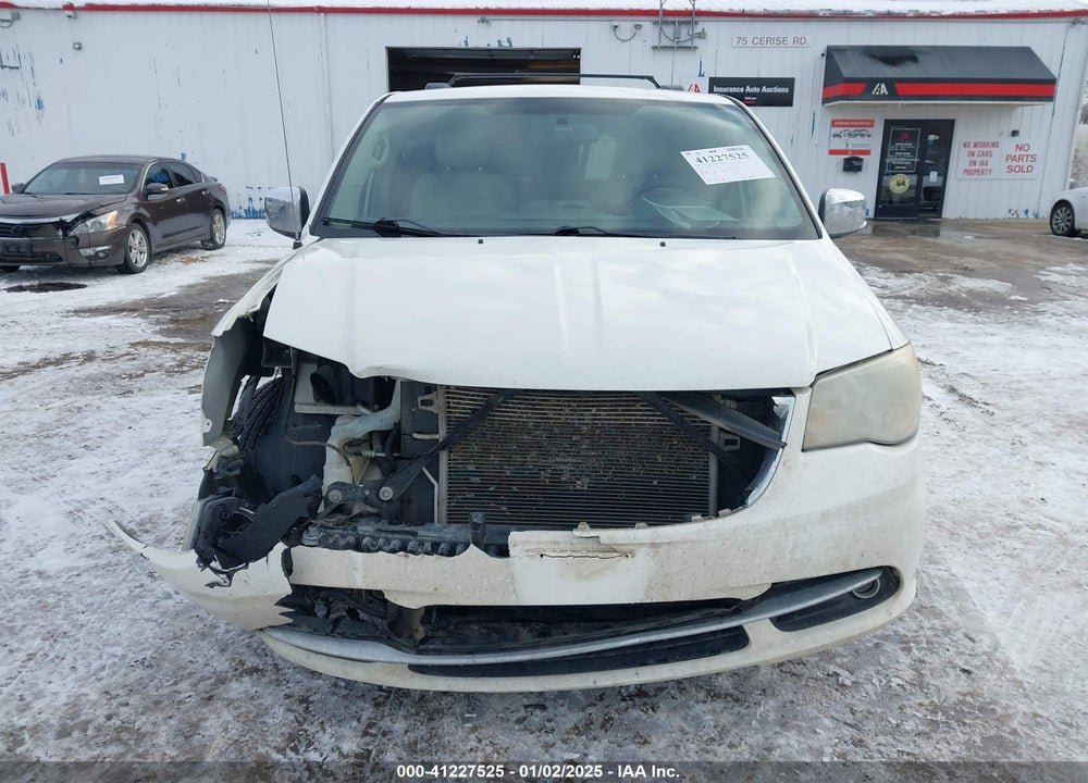 2011 CHRYSLER TOWN & COUNTRY TOURING-L VIN: 2A4RR8DG9BR635644