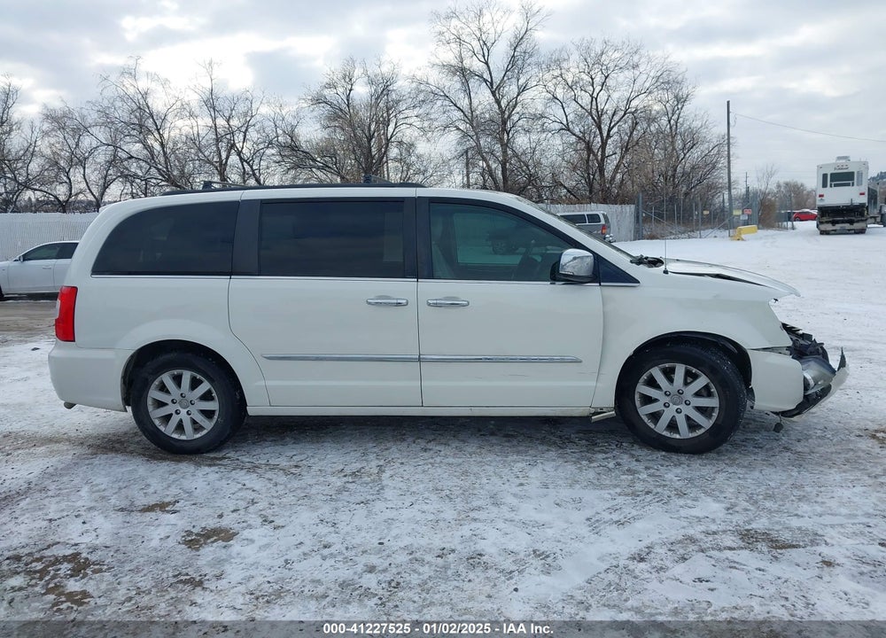 2011 CHRYSLER TOWN & COUNTRY TOURING-L VIN: 2A4RR8DG9BR635644