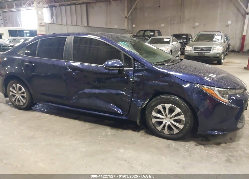 2022 TOYOTA COROLLA VIN: JTDEAMDE7NJ040805