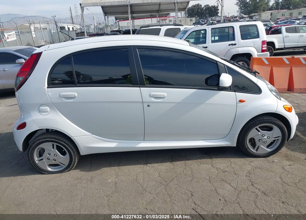 2014 MITSUBISHI I MIEV ES VIN: JA3215H44EU025122