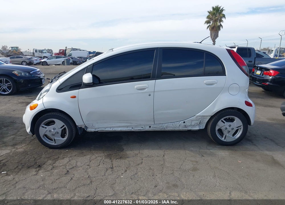 2014 MITSUBISHI I MIEV ES VIN: JA3215H44EU025122