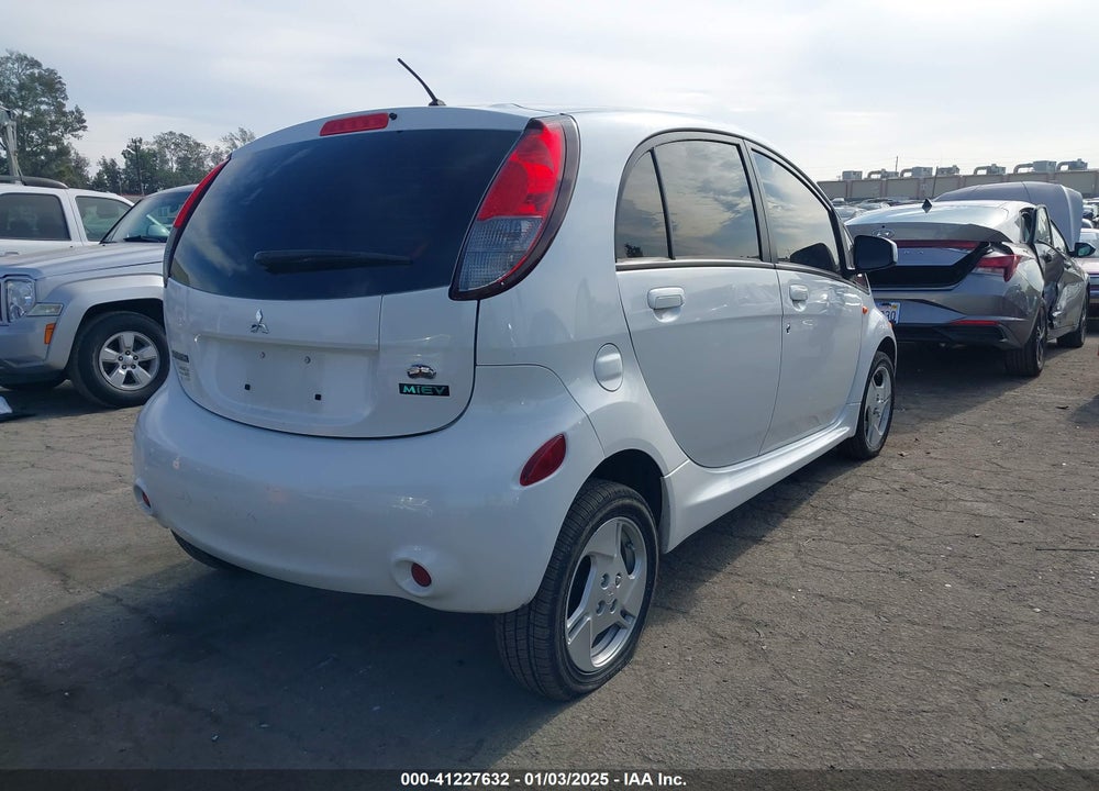 2014 MITSUBISHI I MIEV ES VIN: JA3215H44EU025122