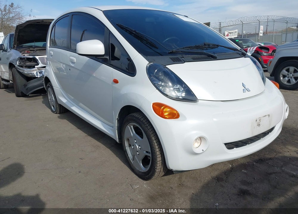2014 MITSUBISHI I MIEV ES VIN: JA3215H44EU025122