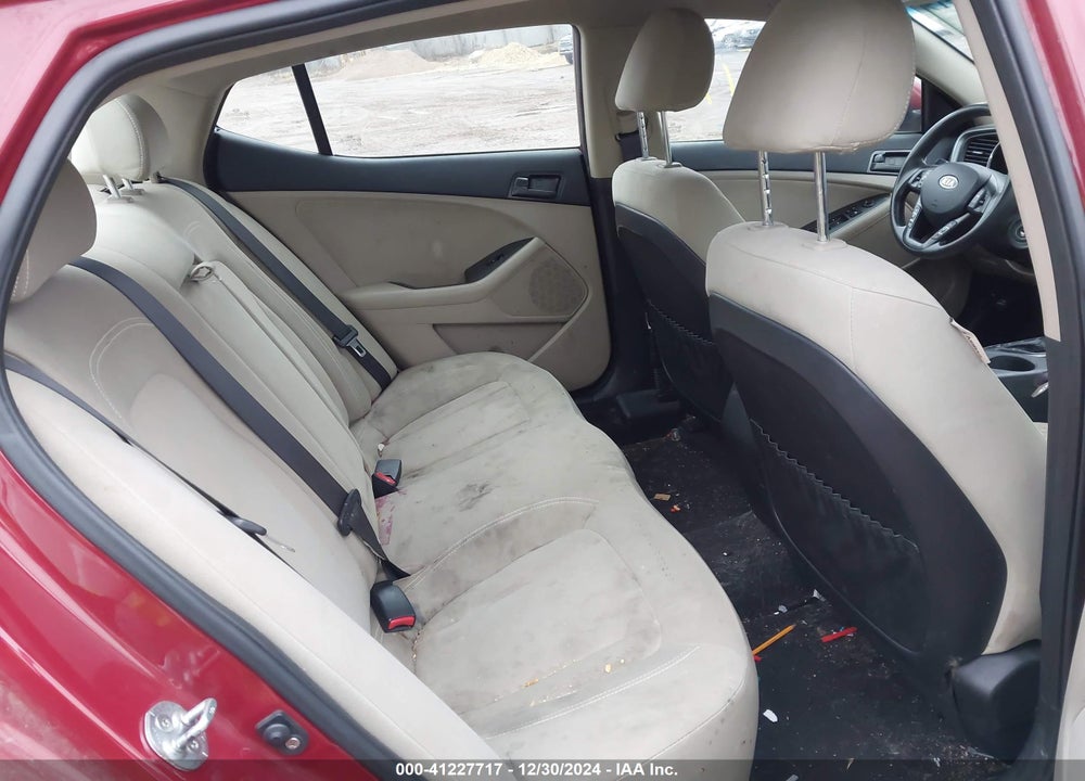 2011 KIA OPTIMA VIN: KNAGM4A70B5137402