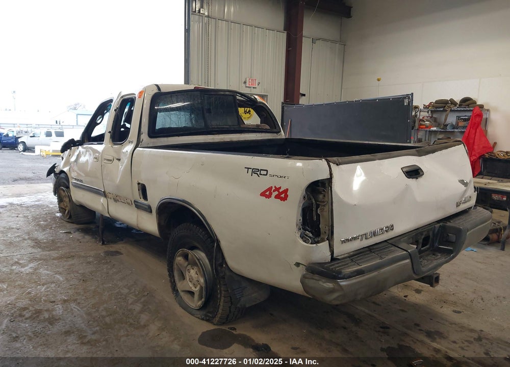 2000 TOYOTA TUNDRA SR5 V8 VIN: 5TBBT4417YS054620