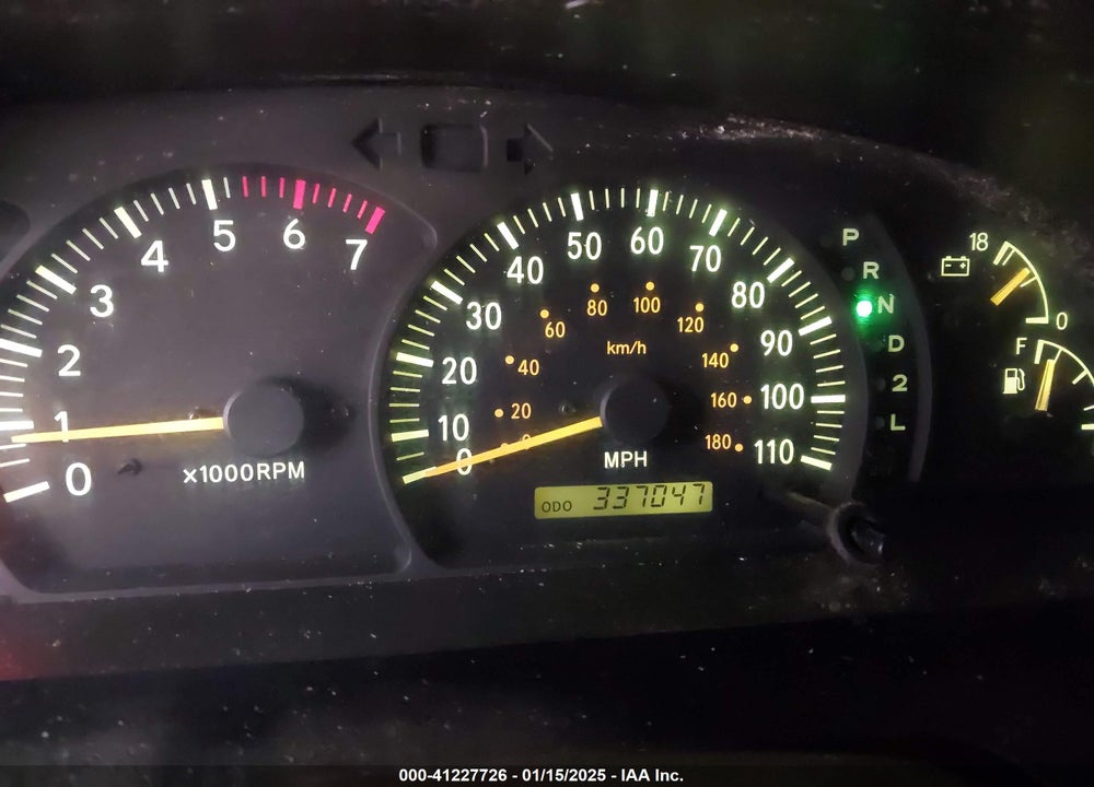2000 TOYOTA TUNDRA SR5 V8 VIN: 5TBBT4417YS054620