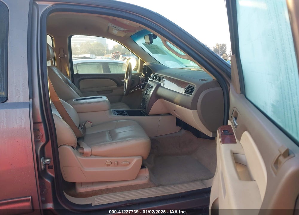 2011 GMC YUKON SLT VIN: 1GKS2CE01BR220151