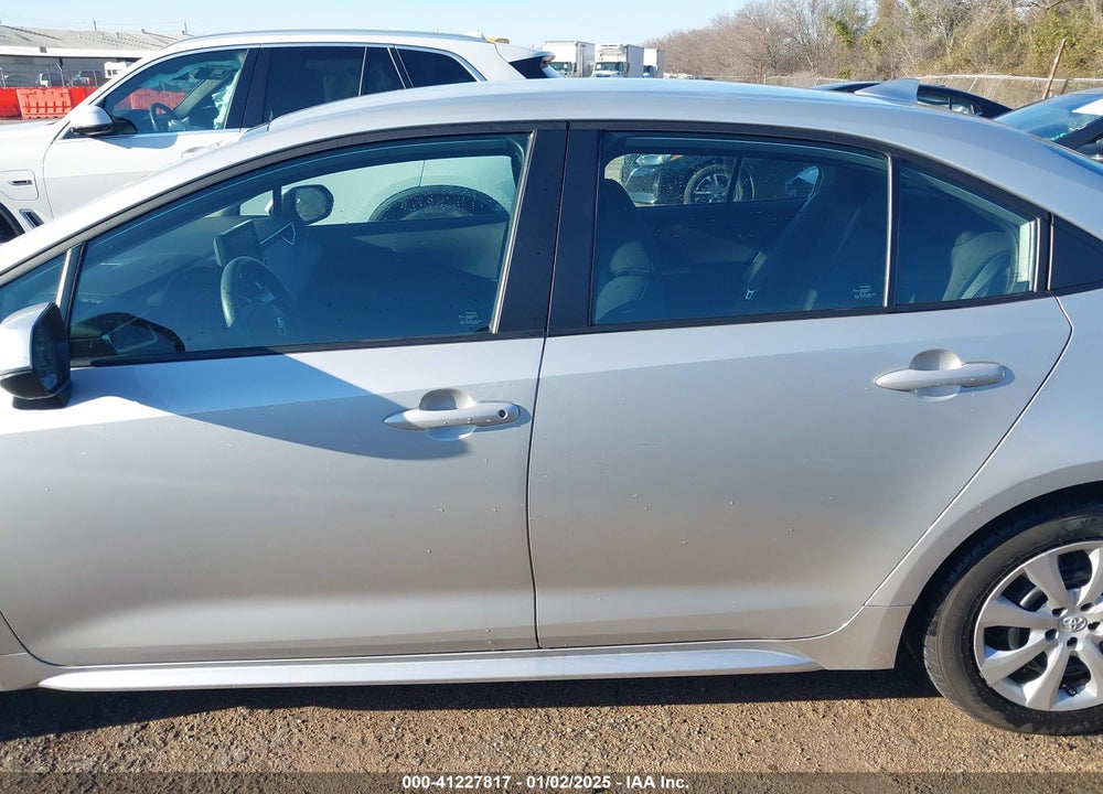 2022 TOYOTA COROLLA LE VIN: 5YFEPMAE6NP372426