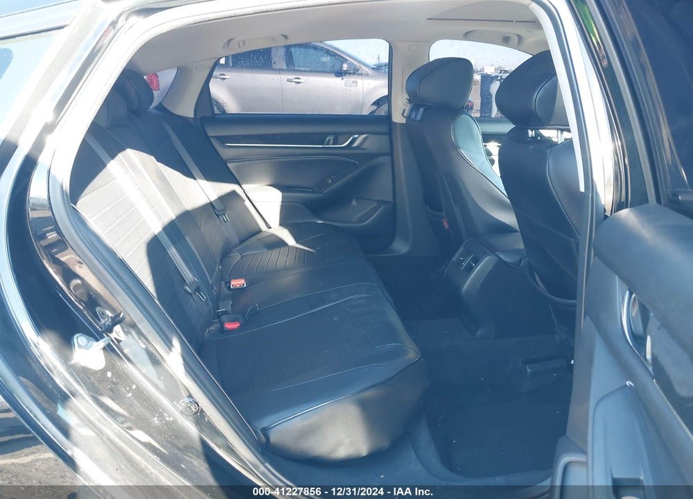 2018 HONDA ACCORD VIN: 1HGCV1F42JA011433