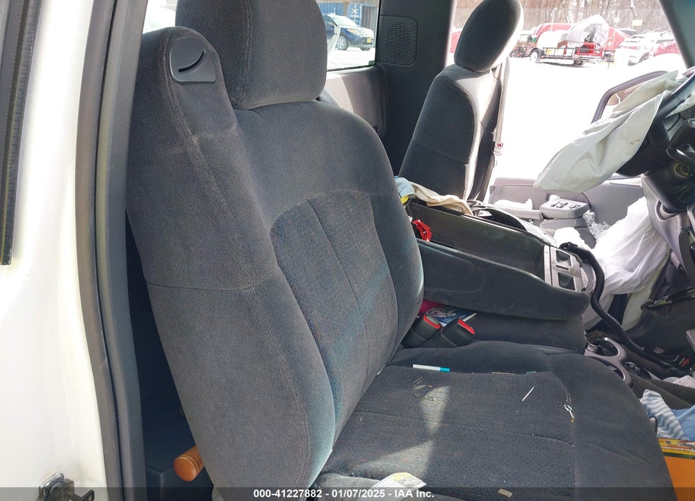 2001 CHEVROLET SILVERADO 1500 LS VIN: 1GCEK14V51Z243957