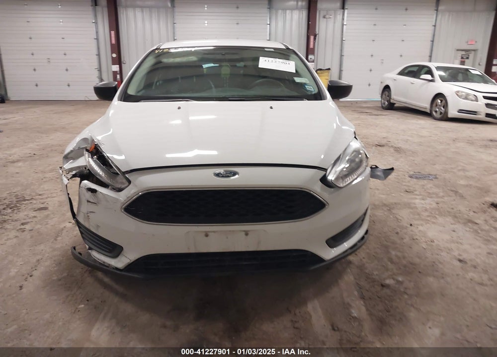 2017 FORD FOCUS VIN: 1FADP3E23HL340106