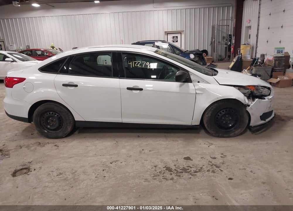 2017 FORD FOCUS VIN: 1FADP3E23HL340106