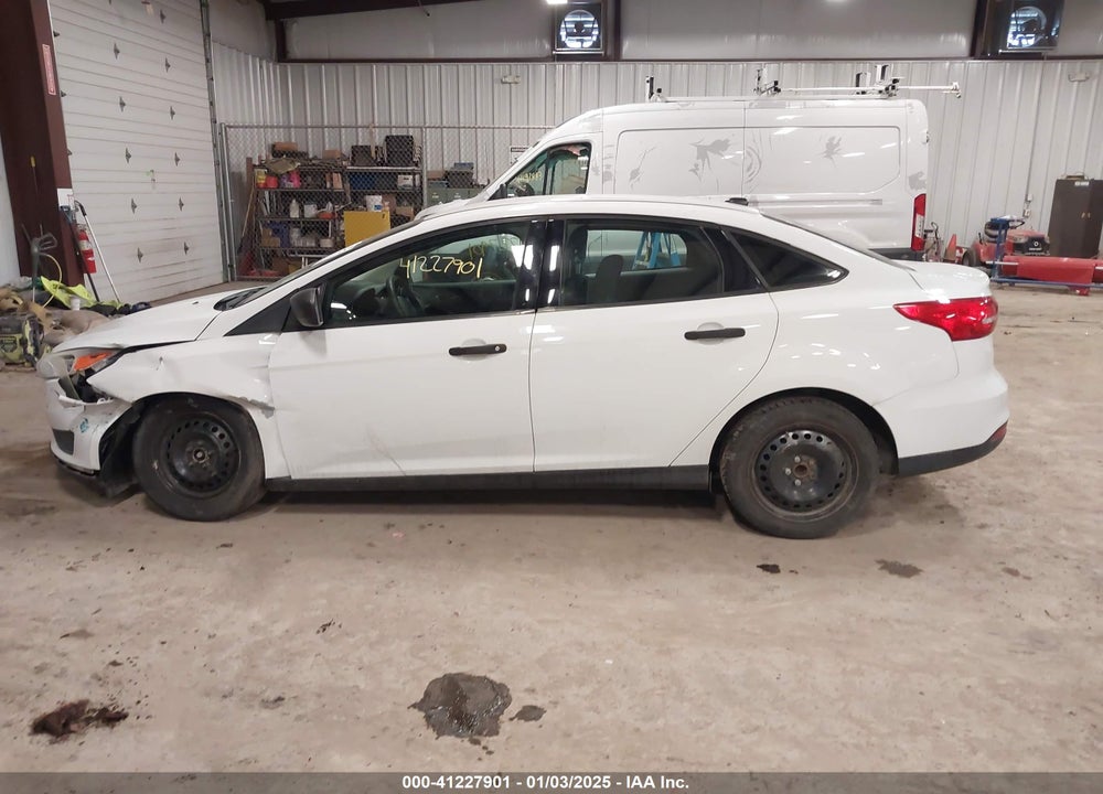 2017 FORD FOCUS VIN: 1FADP3E23HL340106