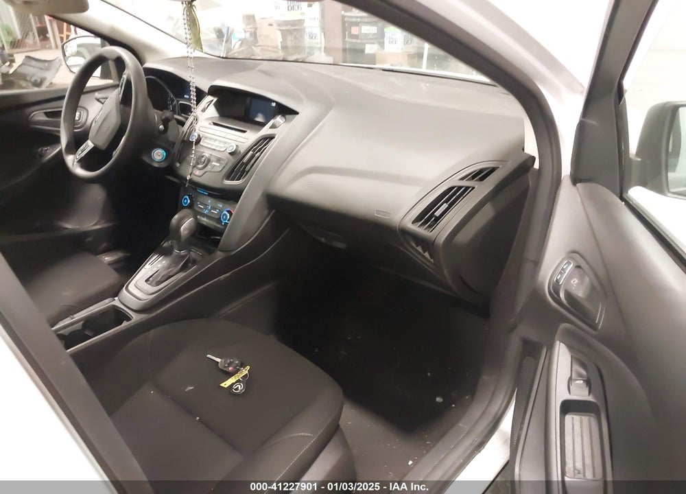 2017 FORD FOCUS VIN: 1FADP3E23HL340106