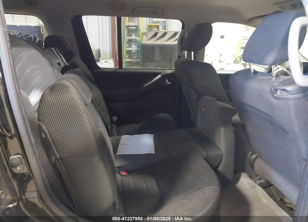 2010 NISSAN PATHFINDER SE VIN: 5N1AR1NB4AC627659