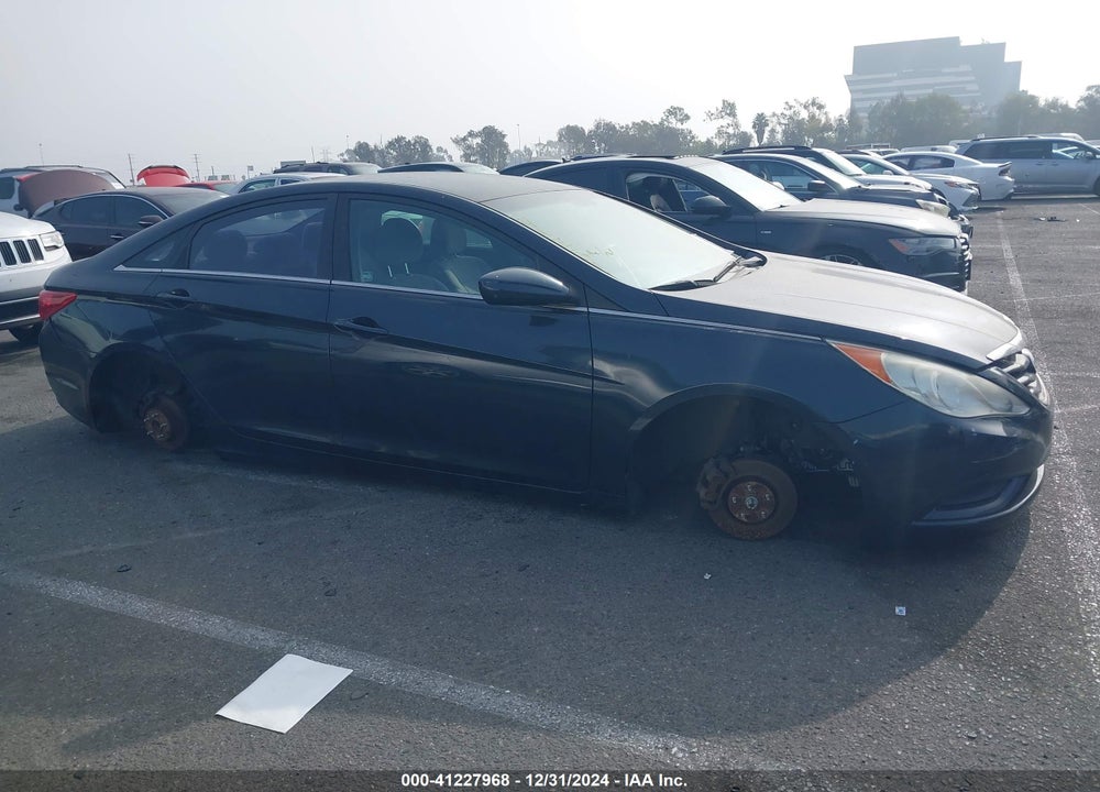 2011 HYUNDAI SONATA VIN: 5NPEB4AC3BH220836