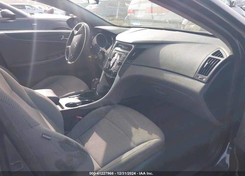 2011 HYUNDAI SONATA VIN: 5NPEB4AC3BH220836