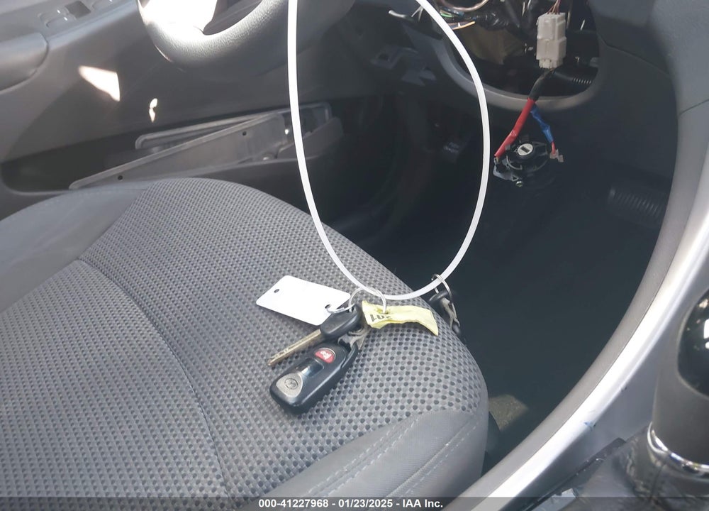 2011 HYUNDAI SONATA VIN: 5NPEB4AC3BH220836