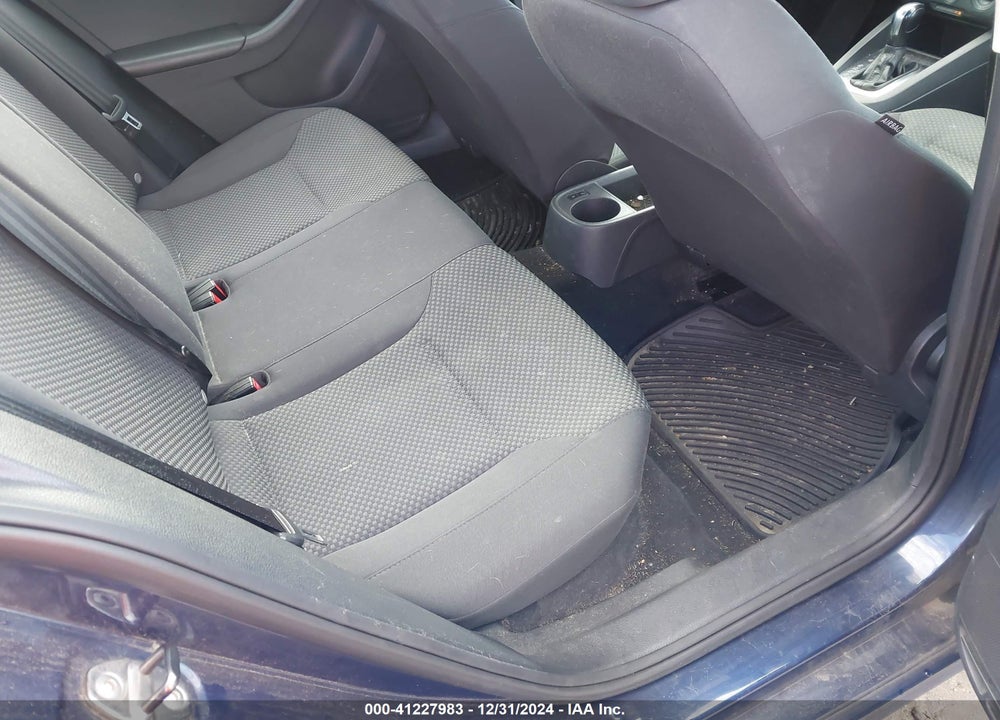 2013 VOLKSWAGEN JETTA 2.0L S VIN: 3VW2K7AJ6DM369299