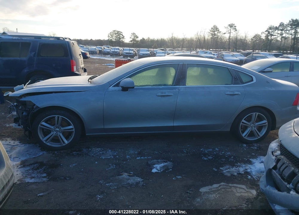 2018 VOLVO S90 VIN: LVY982MK9JP021101