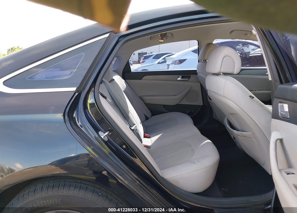 2015 HYUNDAI SONATA SE VIN: 5NPE24AF1FH003687
