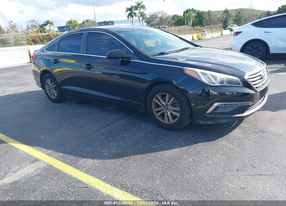 2015 HYUNDAI SONATA SE VIN: 5NPE24AF1FH003687
