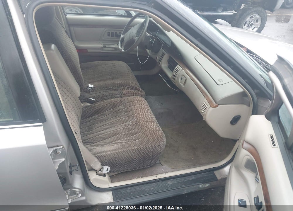 1996 OLDSMOBILE 98 REGENCY ELITE VIN: 1G3CX52K4T4306054
