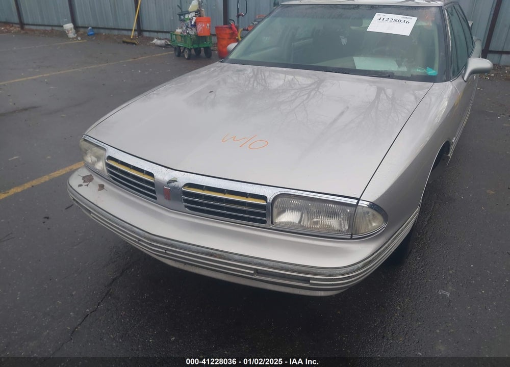 1996 OLDSMOBILE 98 REGENCY ELITE VIN: 1G3CX52K4T4306054