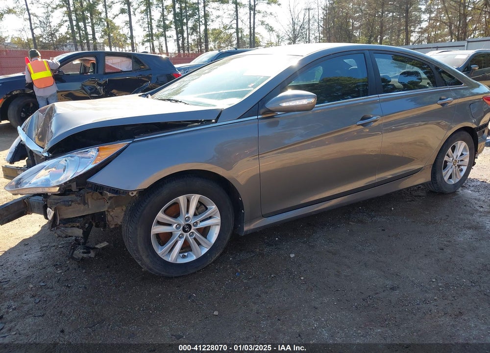 2014 HYUNDAI SONATA VIN: 5NPEB4AC0EH823473