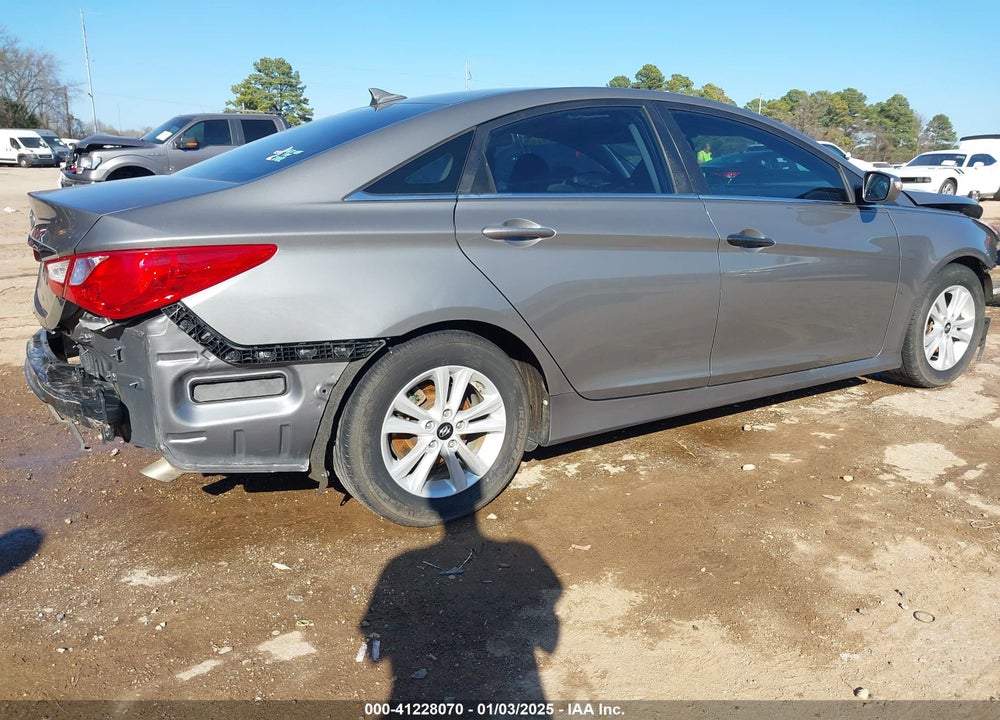 2014 HYUNDAI SONATA VIN: 5NPEB4AC0EH823473