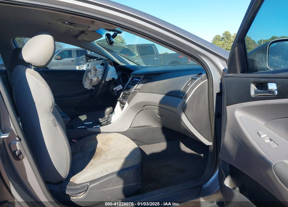 2014 HYUNDAI SONATA VIN: 5NPEB4AC0EH823473