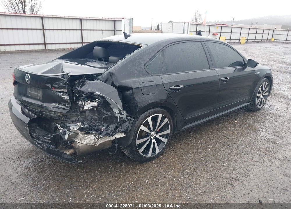 2018 VOLKSWAGEN PASSAT VIN: 1VWJM7A36JC032345