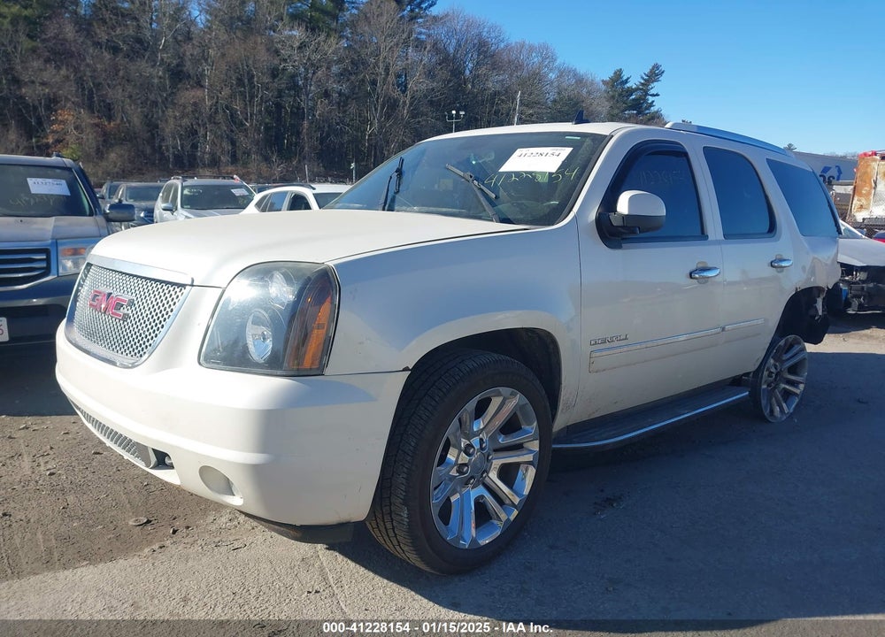 2011 GMC YUKON DENALI VIN: 1GKS2EEF4BR101607