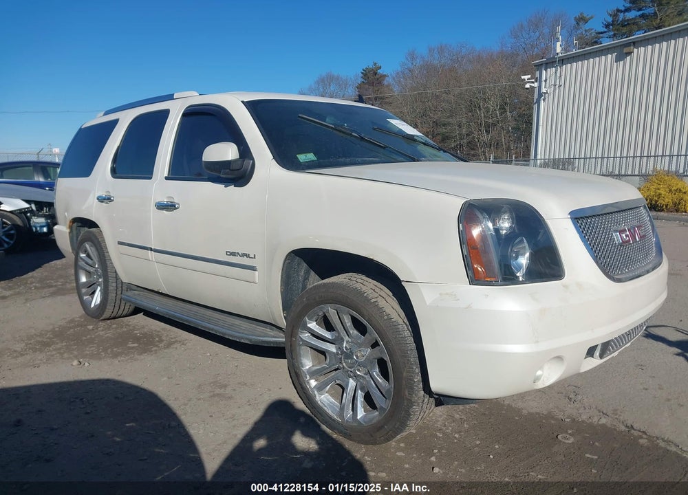 2011 GMC YUKON DENALI VIN: 1GKS2EEF4BR101607