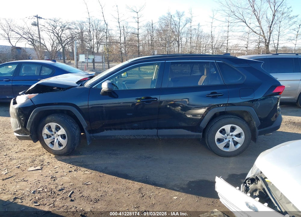 2021 TOYOTA RAV4 LE VIN: JTMF1RFV4MD068931