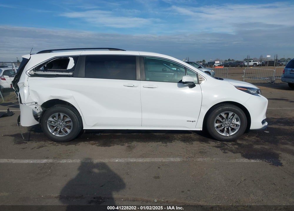 2021 TOYOTA SIENNA VIN: 5TDBRKEC0MS065947