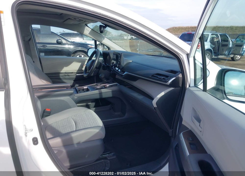 2021 TOYOTA SIENNA VIN: 5TDBRKEC0MS065947