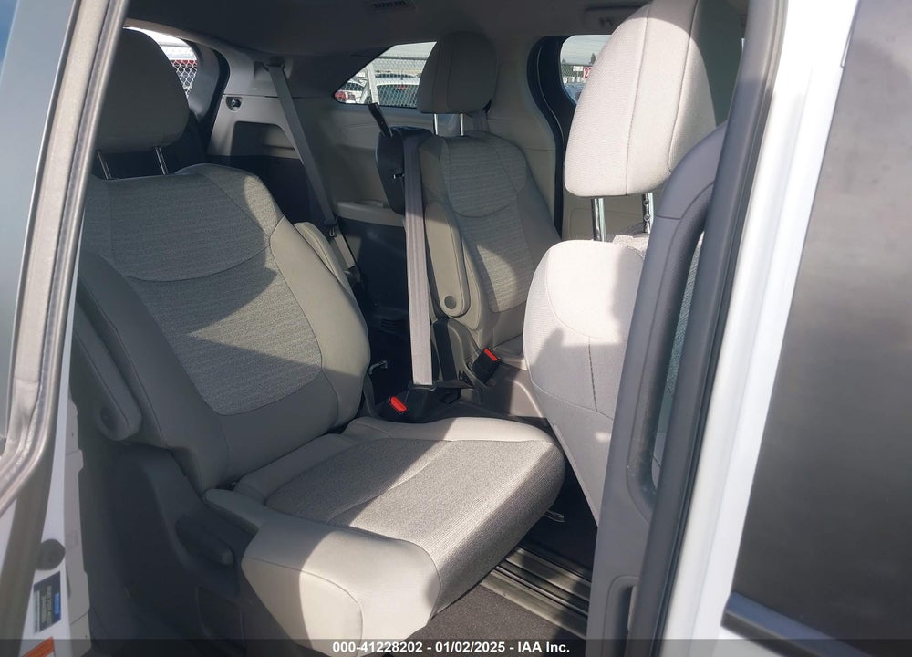 2021 TOYOTA SIENNA VIN: 5TDBRKEC0MS065947