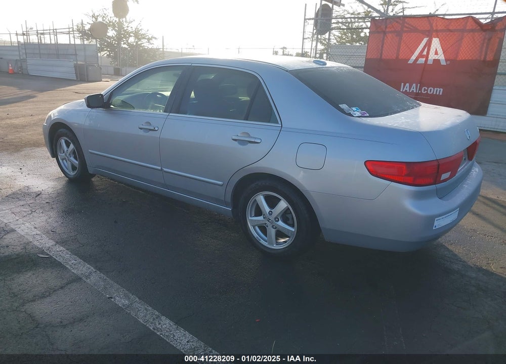 2005 HONDA ACCORD 2.4 EX VIN: JHMCM56875C007575