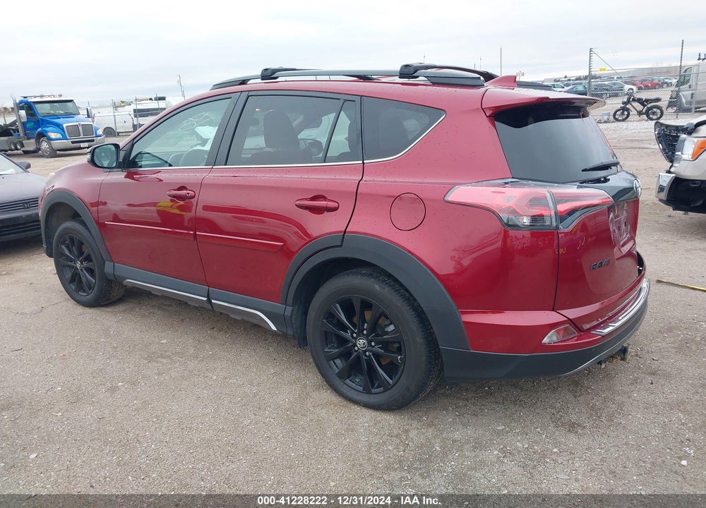 2018 TOYOTA RAV4 ADVENTURE/XLE VIN: 2T3RFREV2JW817806