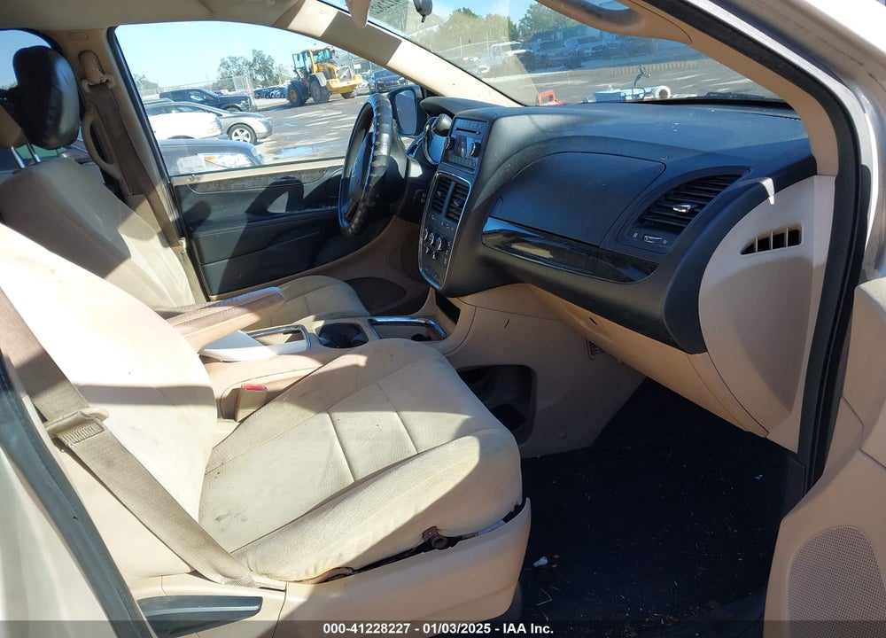 2014 DODGE GRAND CARAVAN SXT VIN: 2C4RDGCG8ER213403