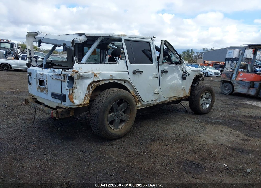 2017 JEEP WRANGLER UNLIMITED SAHARA 4X4 VIN: 1C4BJWEG2HL517759