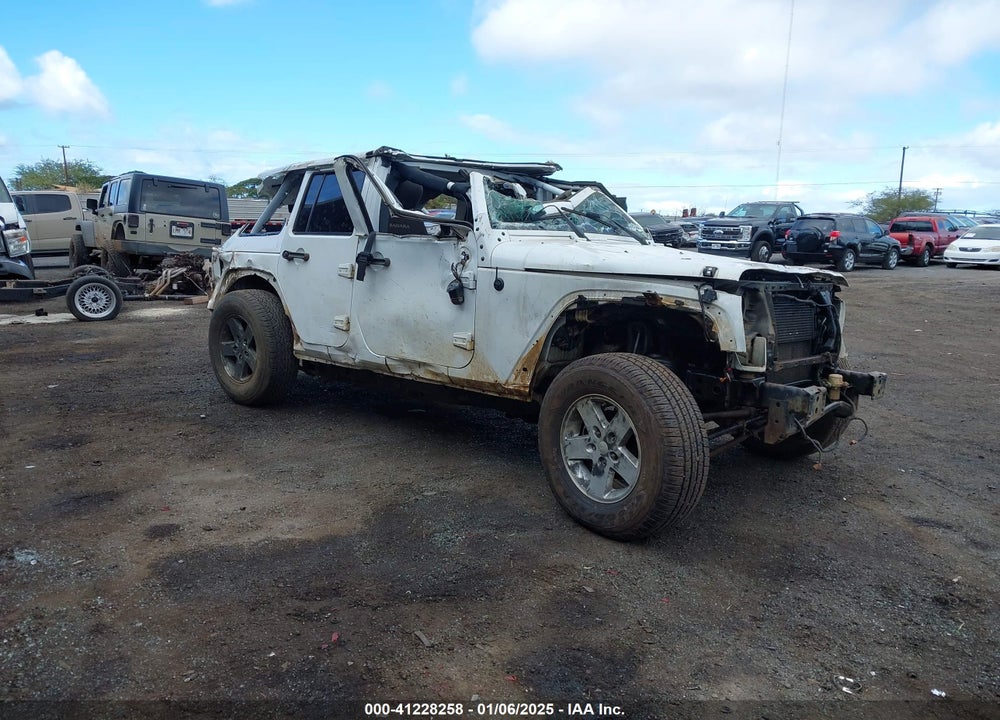2017 JEEP WRANGLER UNLIMITED SAHARA 4X4 VIN: 1C4BJWEG2HL517759