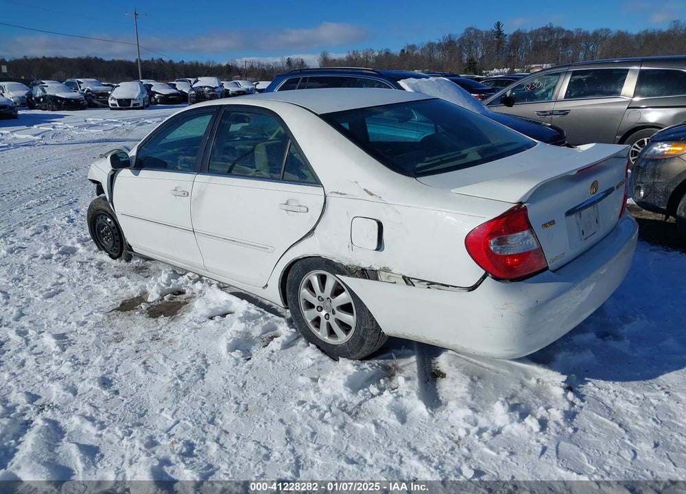 2002 TOYOTA CAMRY XLE VIN: 4T1BE30K22U058597