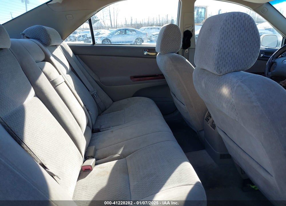 2002 TOYOTA CAMRY XLE VIN: 4T1BE30K22U058597