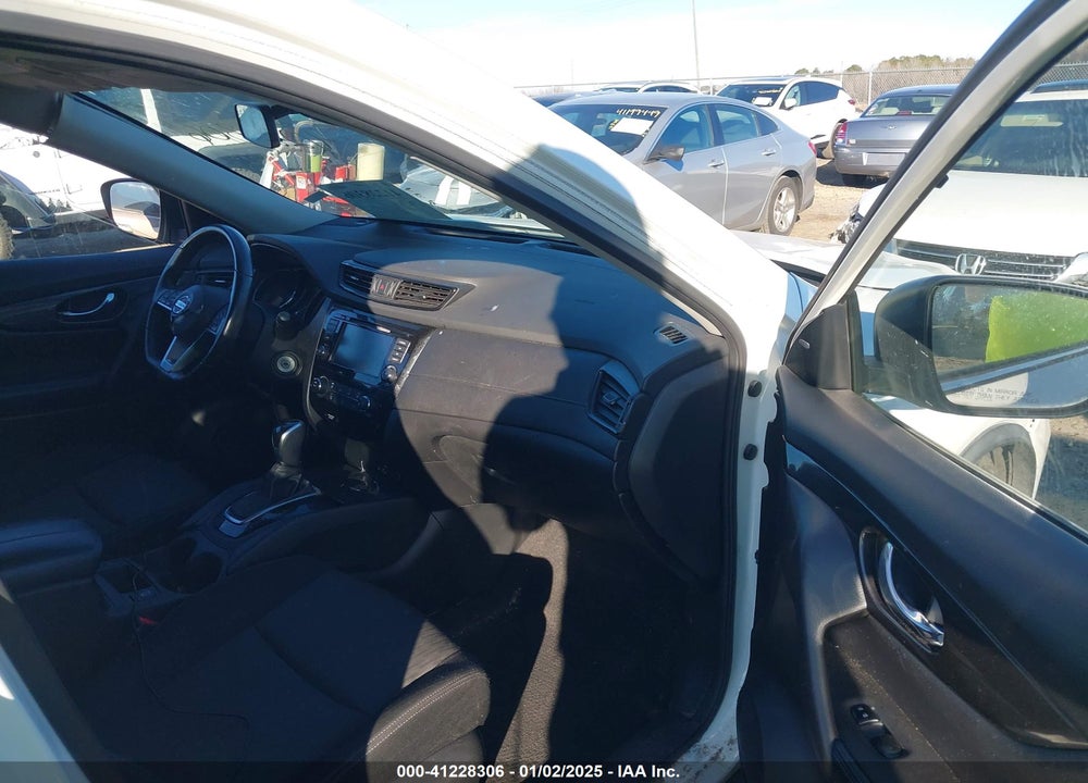 2020 NISSAN ROGUE VIN: JN8AT2MT9LW015582