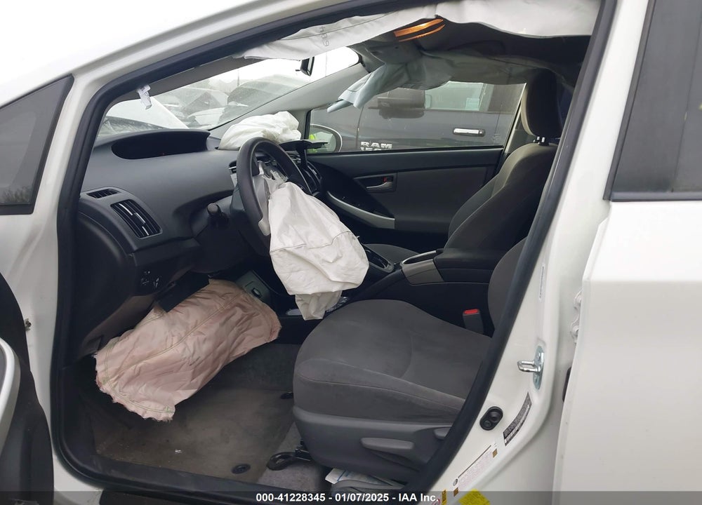 2015 TOYOTA PRIUS TWO VIN: JTDKN3DU2F1949531